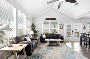 965 Gulf Shores Dr, Crystal Beach, TX 77650 - Photo 15