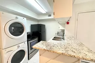 2100 Wilcrest Dr, Houston, TX 77042 - Photo 7
