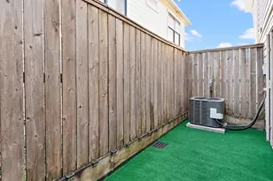 5941 S Loop E, Houston, TX 77033 - Photo 19