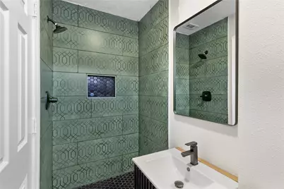 303 21st Avenue N, Texas City, TX 77590 - Photo 17