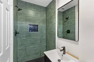 303 21st Ave N, Texas City, TX 77590 - Photo 17