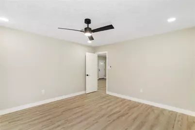 303 21st Avenue N, Texas City, TX 77590 - Photo 21