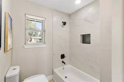 303 21st Avenue N, Texas City, TX 77590 - Photo 23