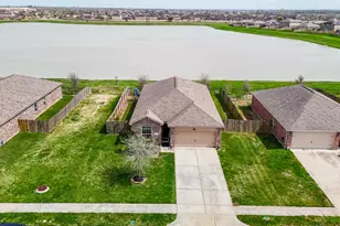 9803 Garnet Grove Dr, Rosharon, TX 77583 - Photo 3