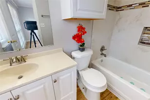 10615 Briar Forest Dr, Houston, TX 77042 - Photo 15