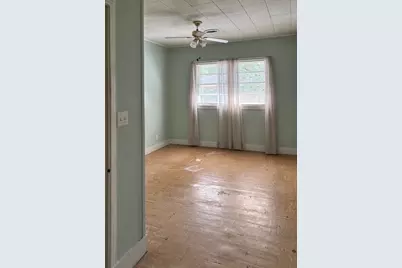 1011 West Phillips Street, Alvin, TX 77511 - Photo 7
