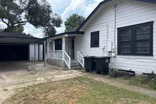 1011 W Phillips St, Alvin, TX 77511 - Photo 15