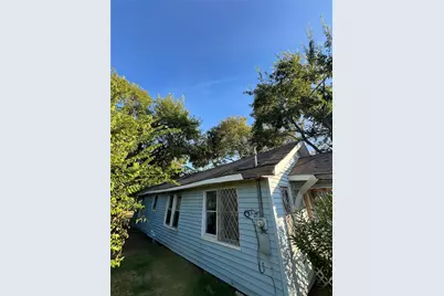 2109 Carolina Avenue, Baytown, TX 77520 - Photo 3