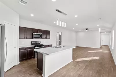16905 Rich Pines Drive, Conroe, TX 77302 - Photo 5
