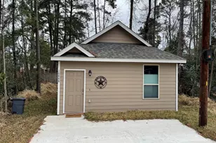 16888 W Ivanhoe, Montgomery, TX 77316 - Photo 1