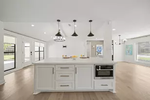 10614 Riverview Dr, Houston, TX 77042 - Photo 15