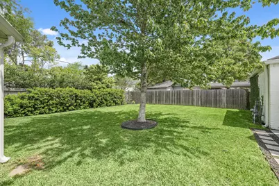 10614 Riverview Drive, Houston, TX 77042 - Photo 41