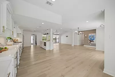 10614 Riverview Drive, Houston, TX 77042 - Photo 21