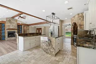 1901 Acacia St, League City, TX 77573 - Photo 9