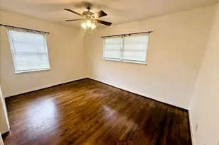 7406 Janak Dr, Houston, TX 77055 - Photo 13