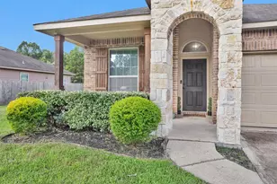 9934 Sterling Pl Dr, Conroe, TX 77303 - Photo 3
