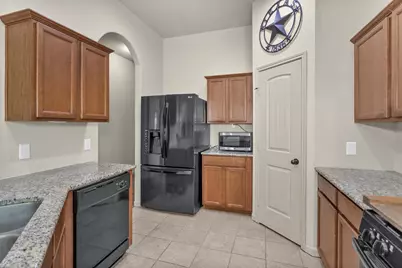 9934 Sterling Place Drive, Conroe, TX 77303 - Photo 13