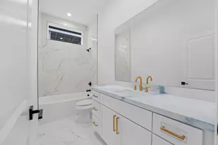 7323 Bastogne Rd, Houston, TX 77033 - Photo 29