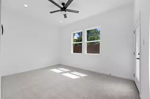 7323 Bastogne Rd, Houston, TX 77033 - Photo 35