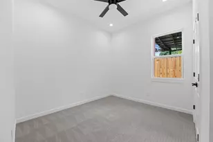 7323 Bastogne Rd, Houston, TX 77033 - Photo 33