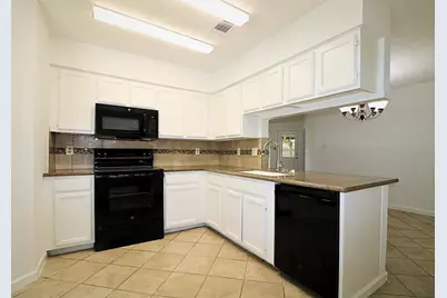 10314 Hollow Canyon Court, Sugar Land, TX 77498 - Photo 13