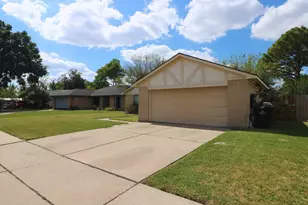 10314 Hollow Canyon Ct, Sugar Land, TX 77498 - Photo 3