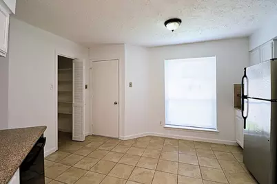 10314 Hollow Canyon Court, Sugar Land, TX 77498 - Photo 11