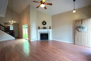 133 Cotton Dr, Lake Jackson, TX 77566 - Photo 5