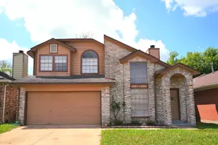 133 Cotton Dr, Lake Jackson, TX 77566 - Photo 1