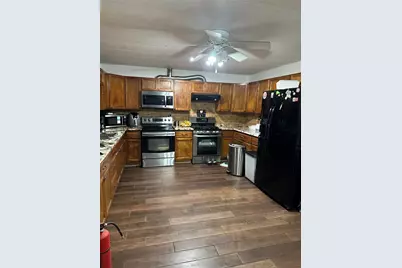 208 Barnes, Dayton, TX 77535 - Photo 9