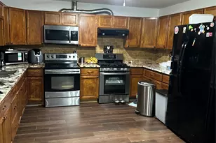 208 Barnes, Dayton, TX 77535 - Photo 9