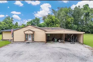 208 Barnes, Dayton, TX 77535 - Photo 7