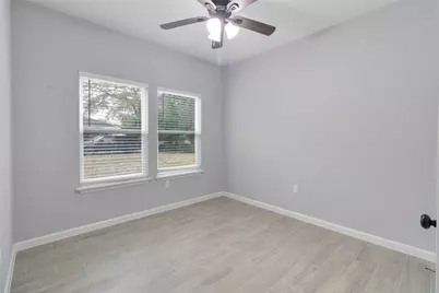 510 Bluebonnet Drive, La Marque, TX 77568 - Photo 9