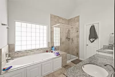 10020 Spring Shadows Park Circle, Houston, TX 77080 - Photo 13