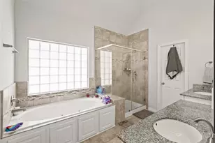 10020 Spring Shadows Park Cir, Houston, TX 77080 - Photo 13