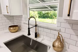 4935 Enyart St, Houston, TX 77021 - Photo 5