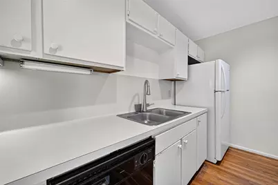 2829 Timmons Lane #176, Houston, TX 77027 - Photo 13