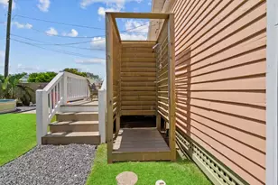 2601 37th St, Galveston, TX 77550 - Photo 39