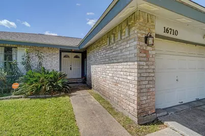 16710 Blackhawk Boulevard, Friendswood, TX 77546 - Photo 3