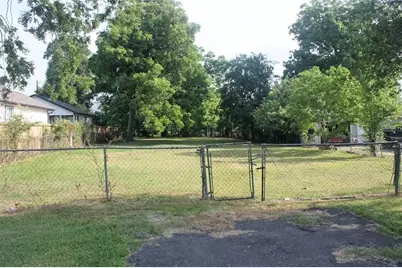 743 Apache Street, Houston, TX 77022 - Photo 3