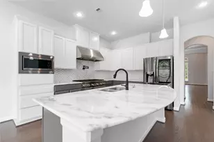 1303 Gardenia Dr, Houston, TX 77018 - Photo 3