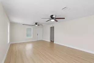 515 Riggs St, Baytown, TX 77520 - Photo 9