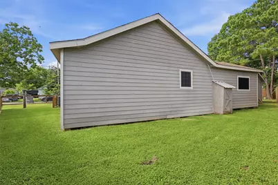 515 Riggs Street, Baytown, TX 77520 - Photo 7