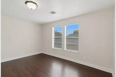 515 Riggs Street, Baytown, TX 77520 - Photo 15