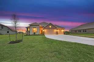 220 Dunovant Dr, Sealy, TX 77474 - Photo 1