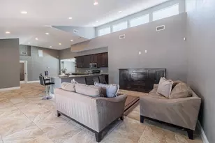 200 Hallow Tree Ln, Houston, TX 77090 - Photo 3