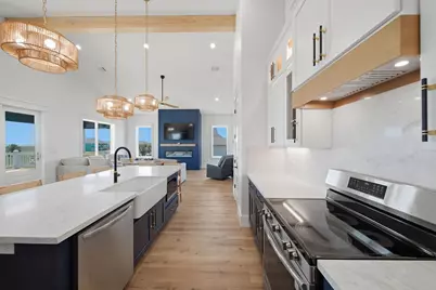 4411 Strand Avenue, Port Bolivar, TX 77650 - Photo 9