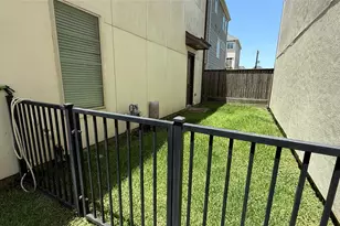 10906 Brookeshire Chase Ln Ln, Houston, TX 77043 - Photo 39