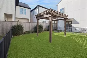 10906 Brookeshire Chase Ln Ln, Houston, TX 77043 - Photo 37
