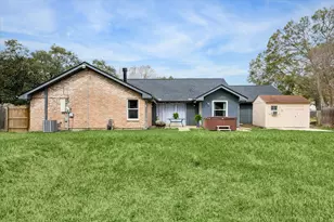 403 Colonial Dr, Friendswood, TX 77546 - Photo 29